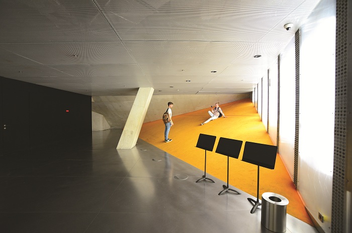 Không gian của Casa da Musica